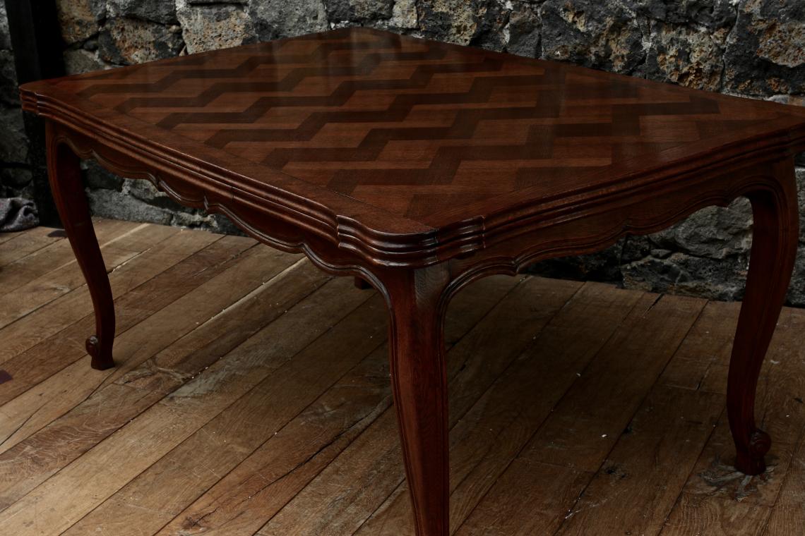 实木复合地板桌子
